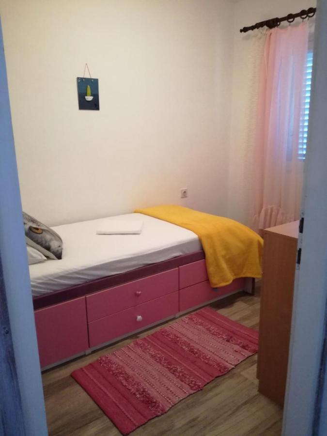 Apartments By The Sea Maslinica, Solta - 14748 מראה חיצוני תמונה