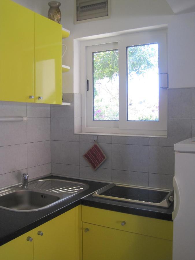 Apartments By The Sea Maslinica, Solta - 14748 מראה חיצוני תמונה